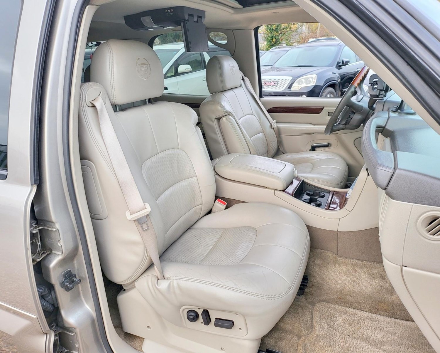 Cadillac Escalade Listing Image