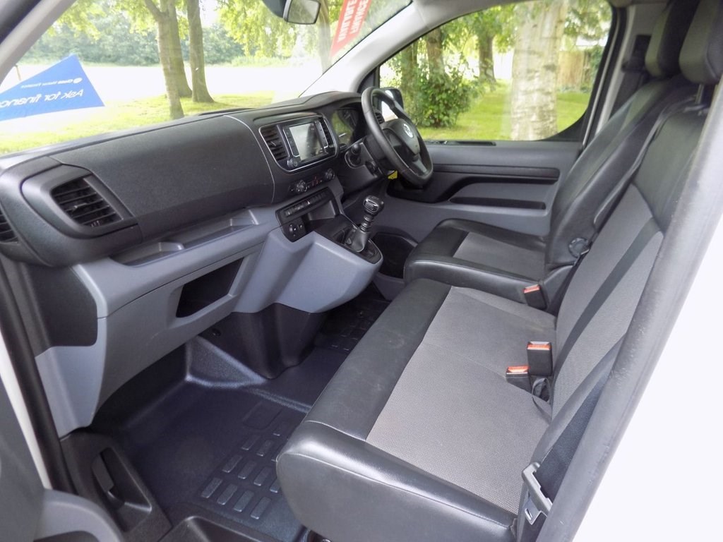 Vauxhall Vivaro Listing Image