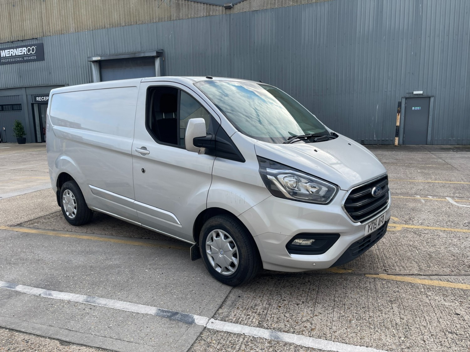 Ford Transit Custom Listing Image