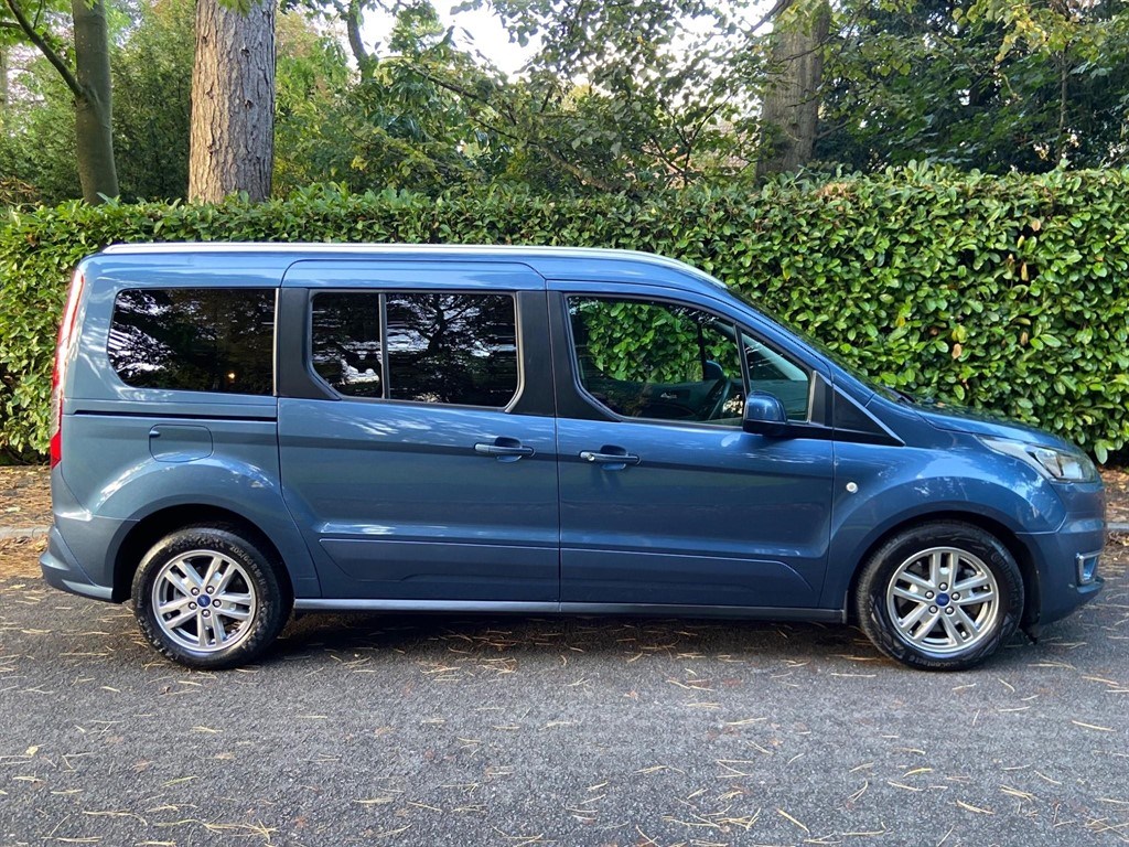 Ford Tourneo Connect Listing Image