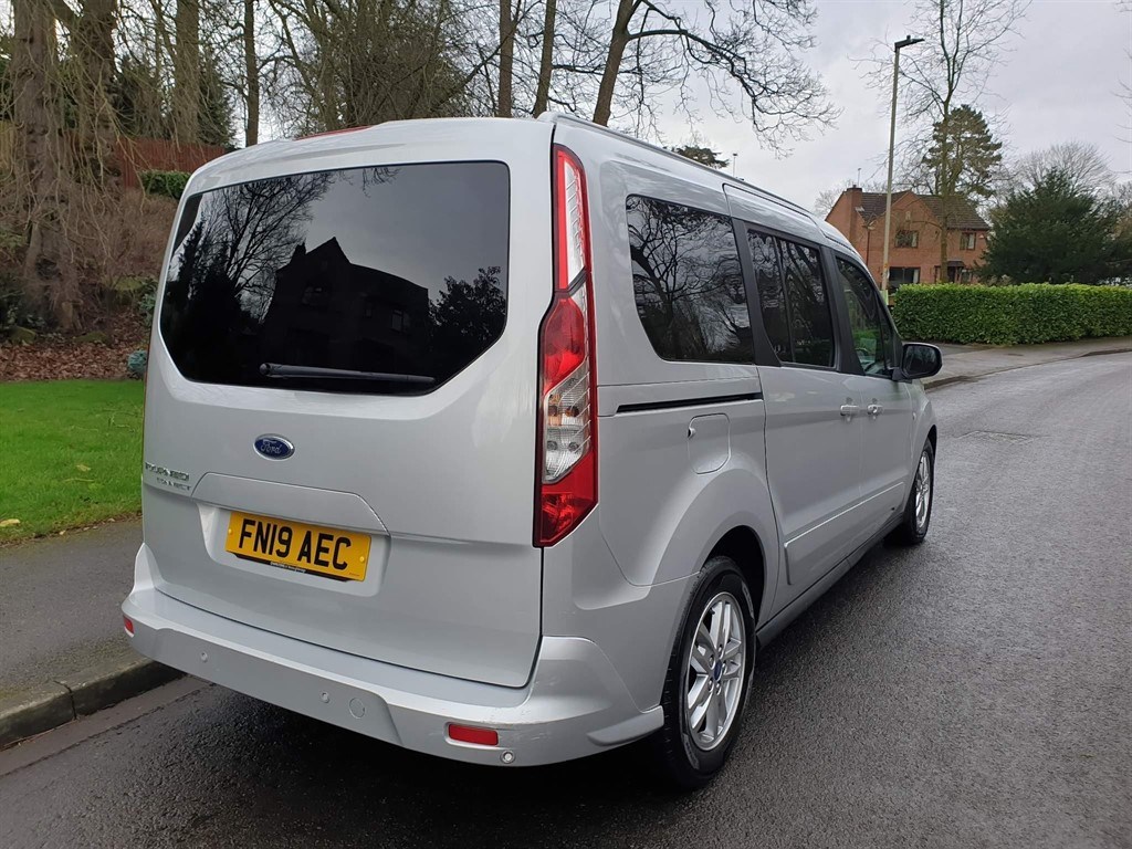 Ford Tourneo Connect Listing Image