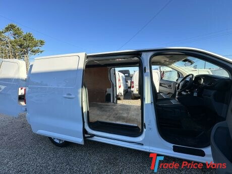 Vauxhall Vivaro Listing Image