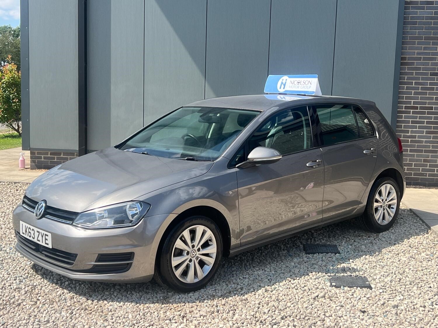 Volkswagen Golf Listing Image