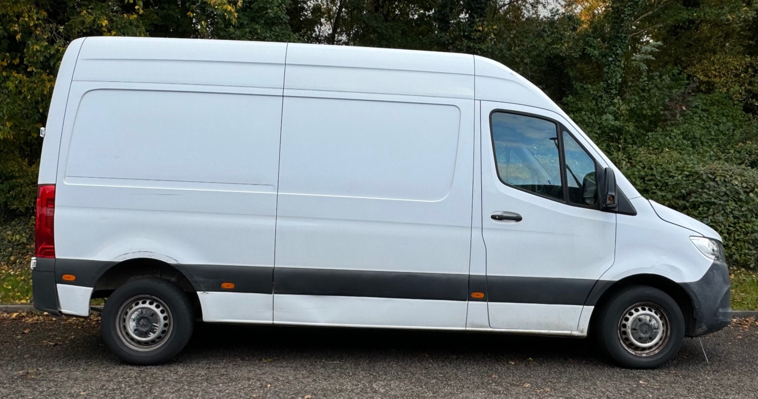 Mercedes-Benz Sprinter Listing Image