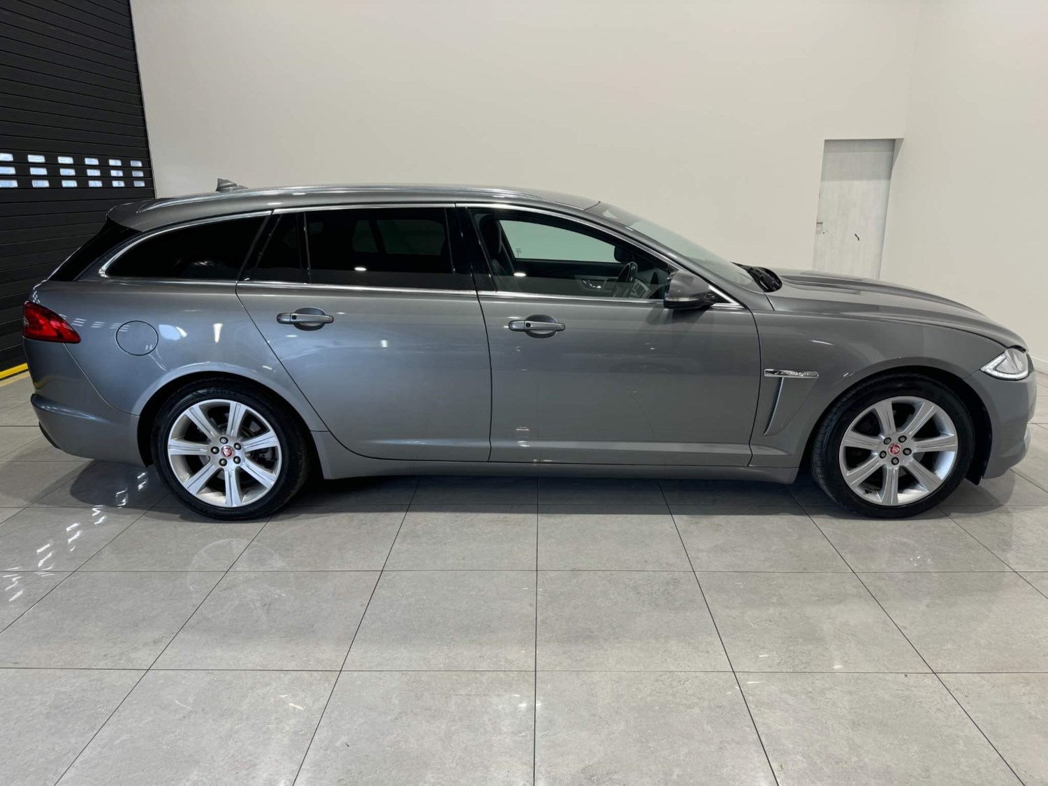 Jaguar XF Listing Image