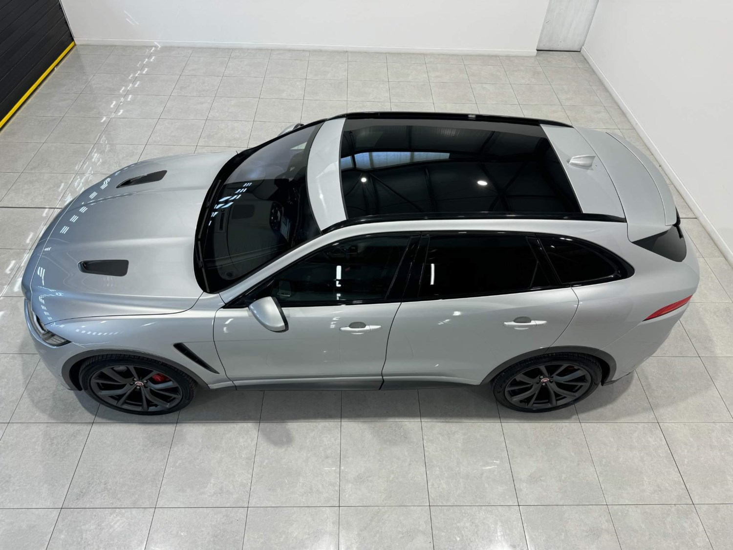 Jaguar F-PACE Listing Image