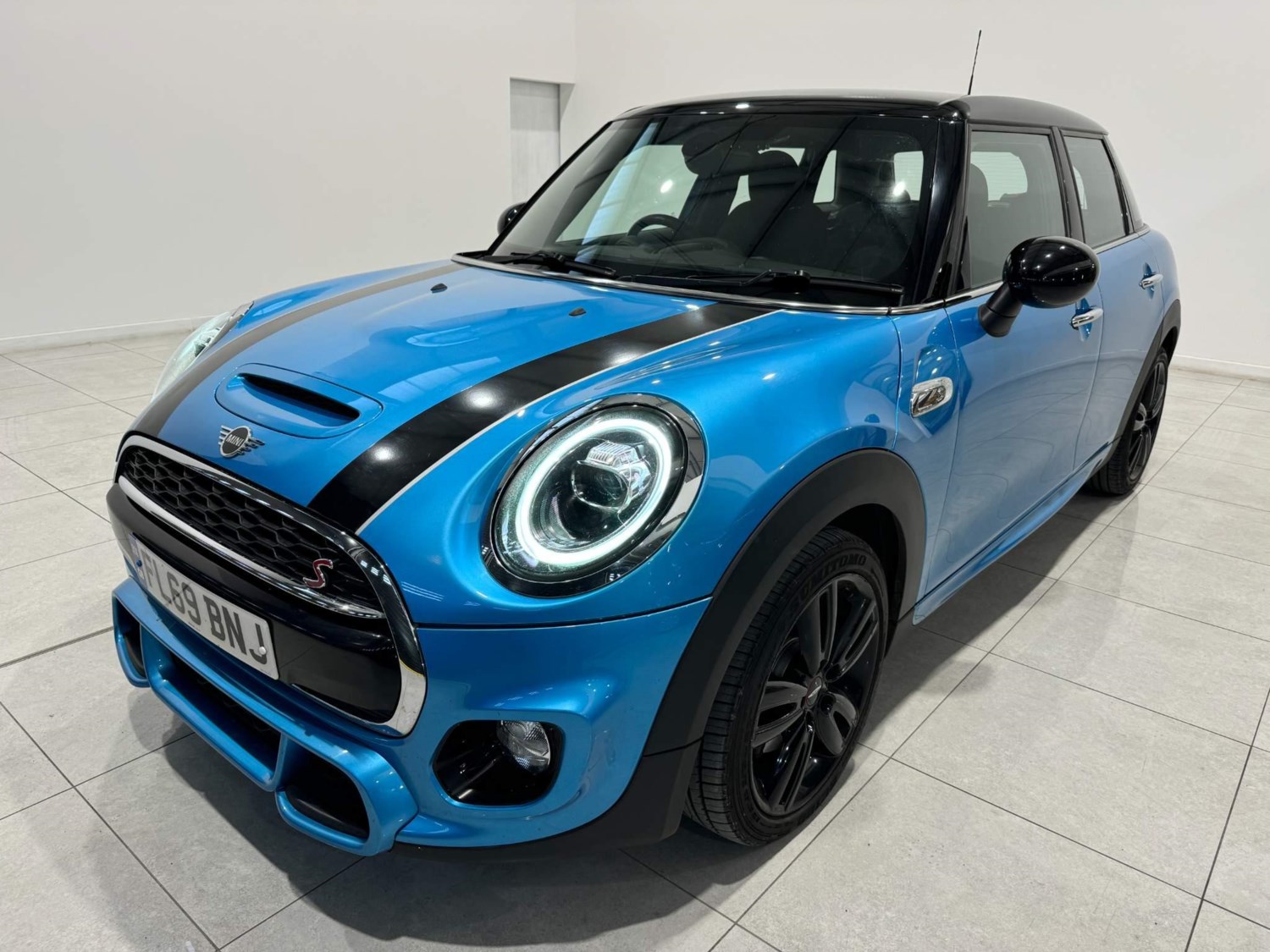 MINI Hatch Listing Image