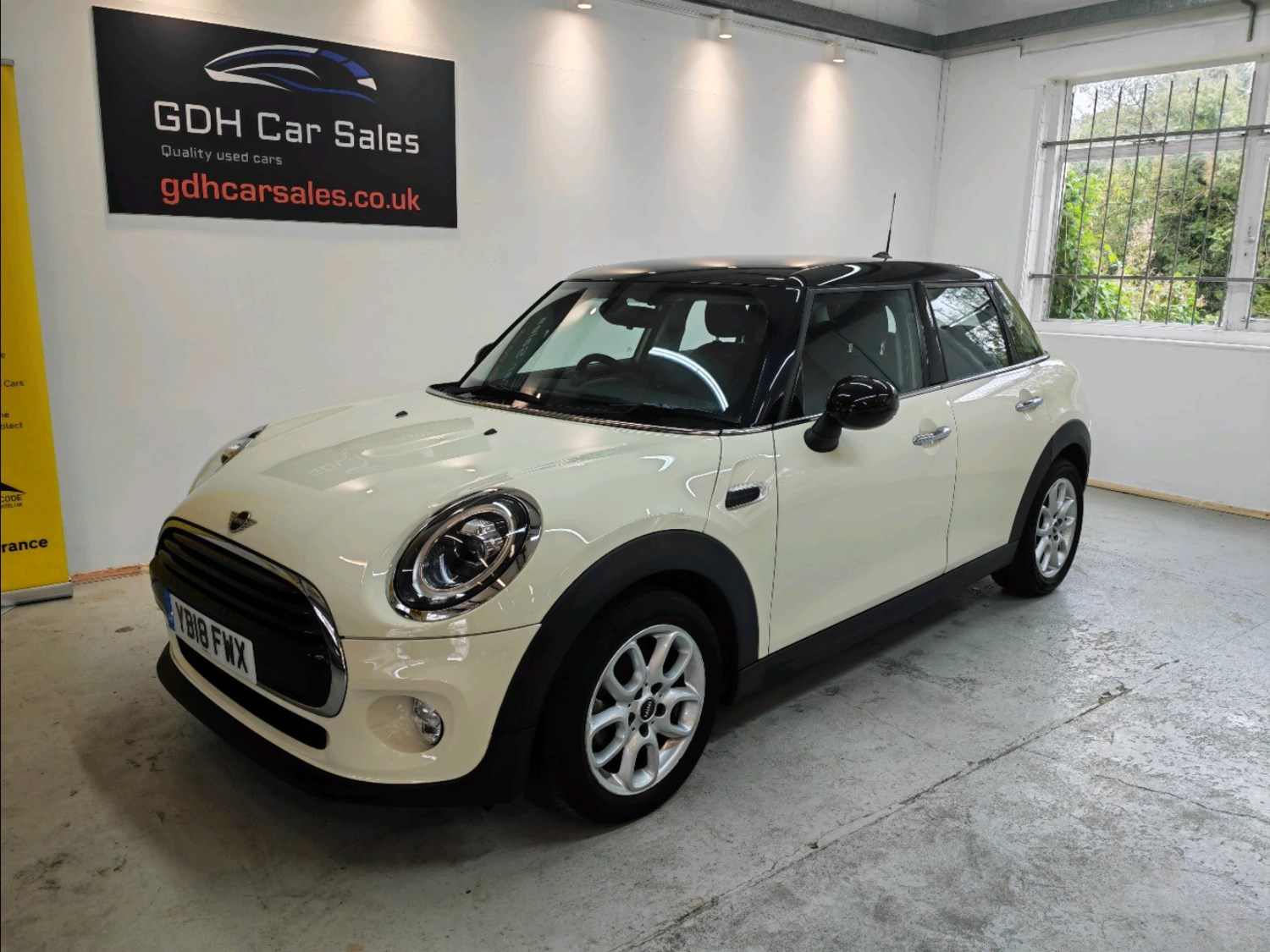 MINI Hatch Listing Image