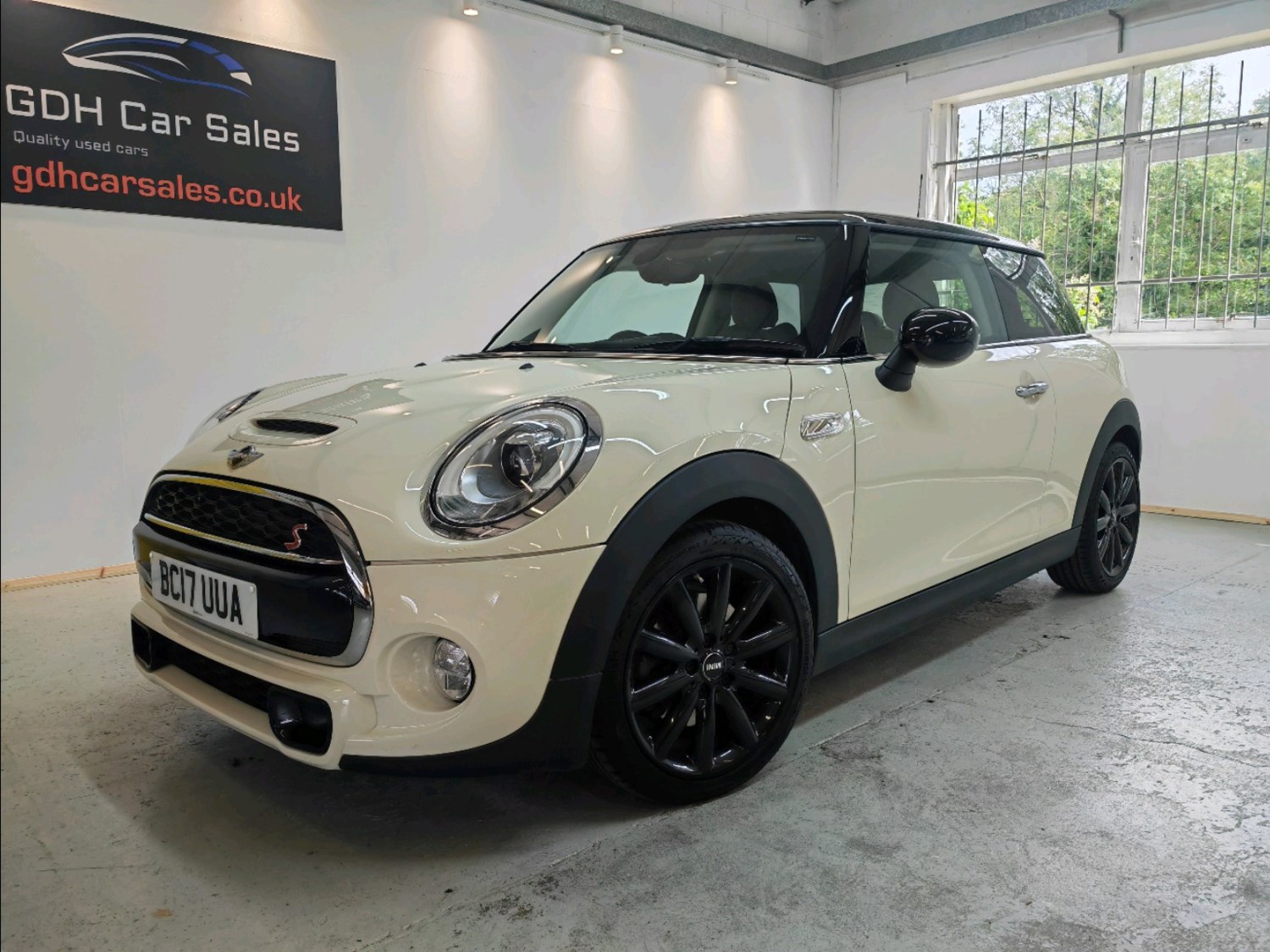 MINI Hatch Listing Image