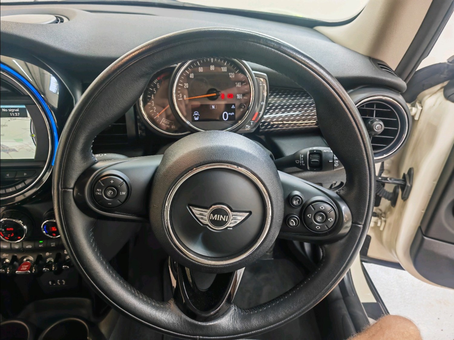 MINI Hatch Listing Image