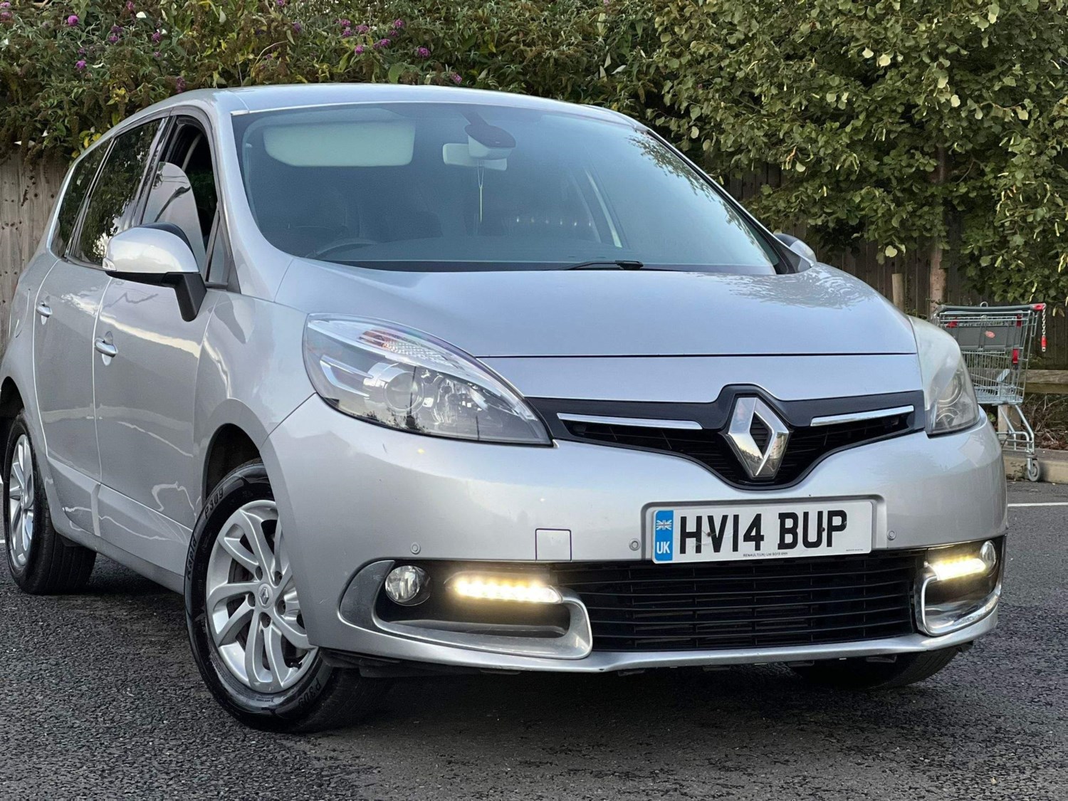 Renault Grand Scenic Listing Image