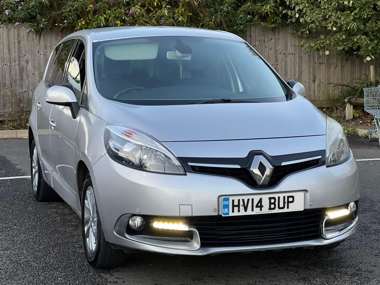 Renault Grand Scenic Listing Image