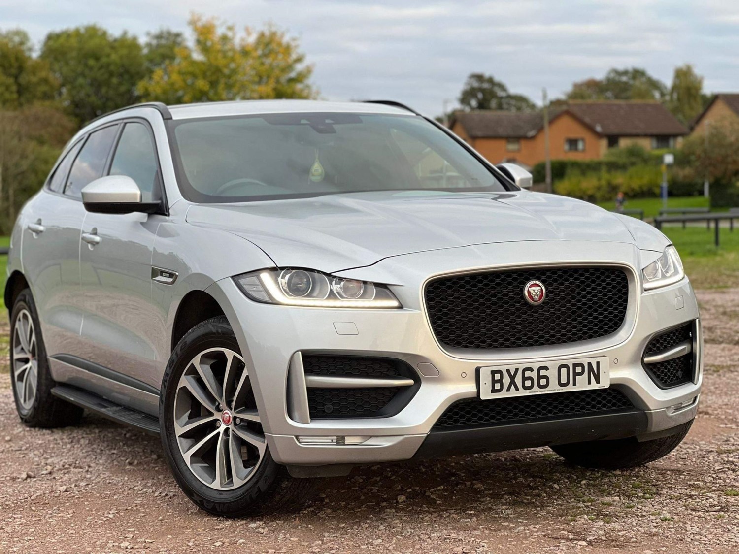 Jaguar F-PACE Listing Image