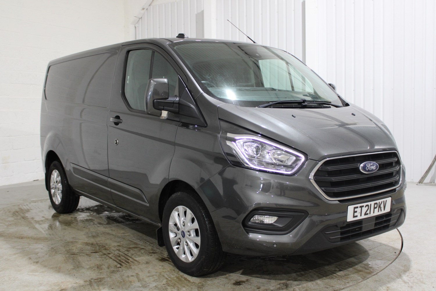 Ford Transit Custom Listing Image