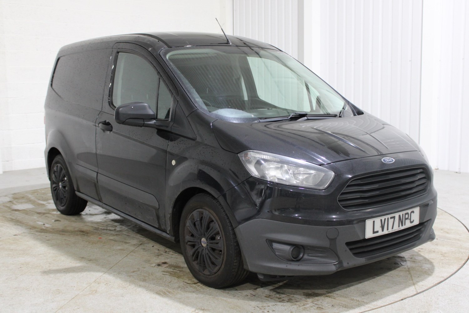 Ford Transit Courier Listing Image