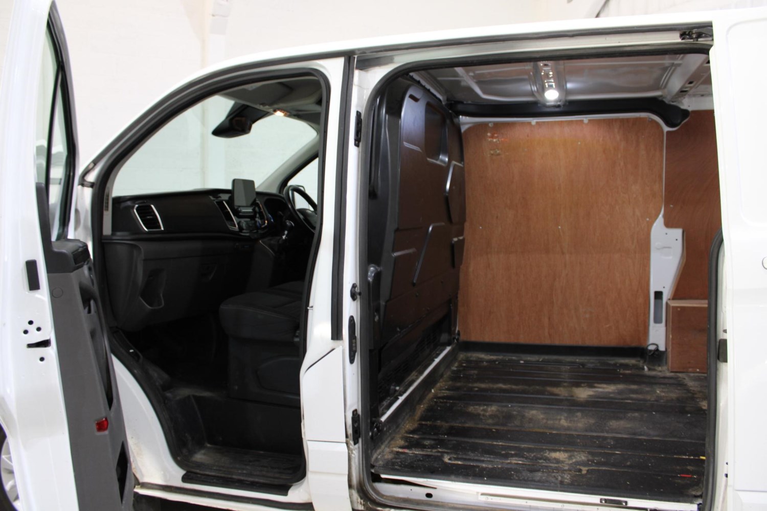 Ford Transit Custom Listing Image