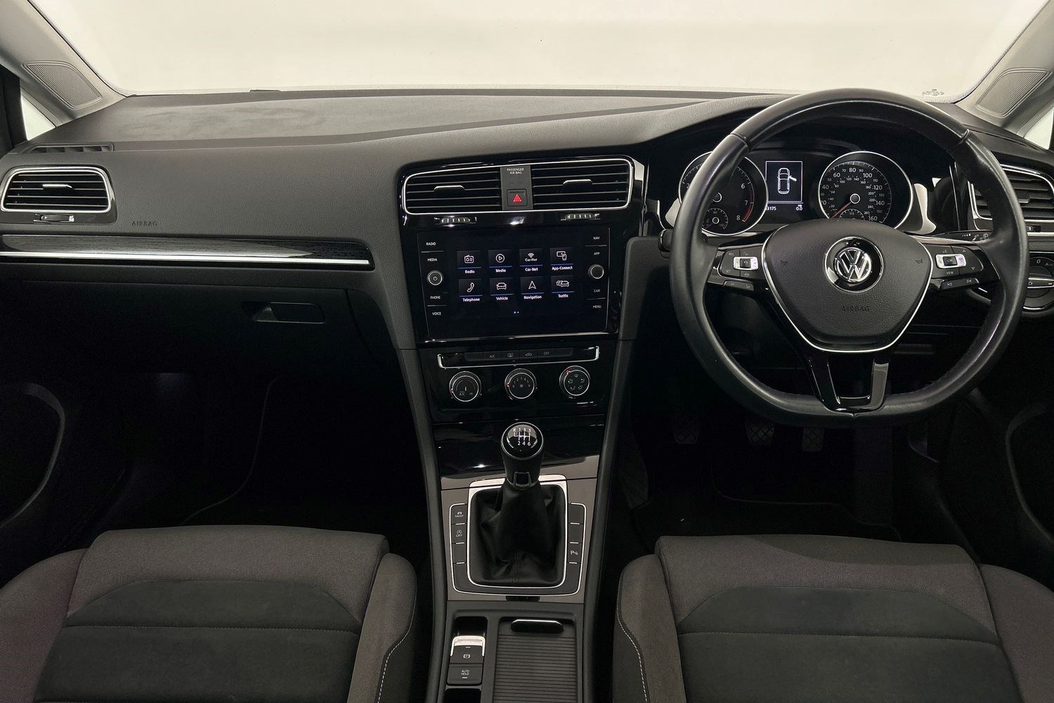 Volkswagen Golf Listing Image