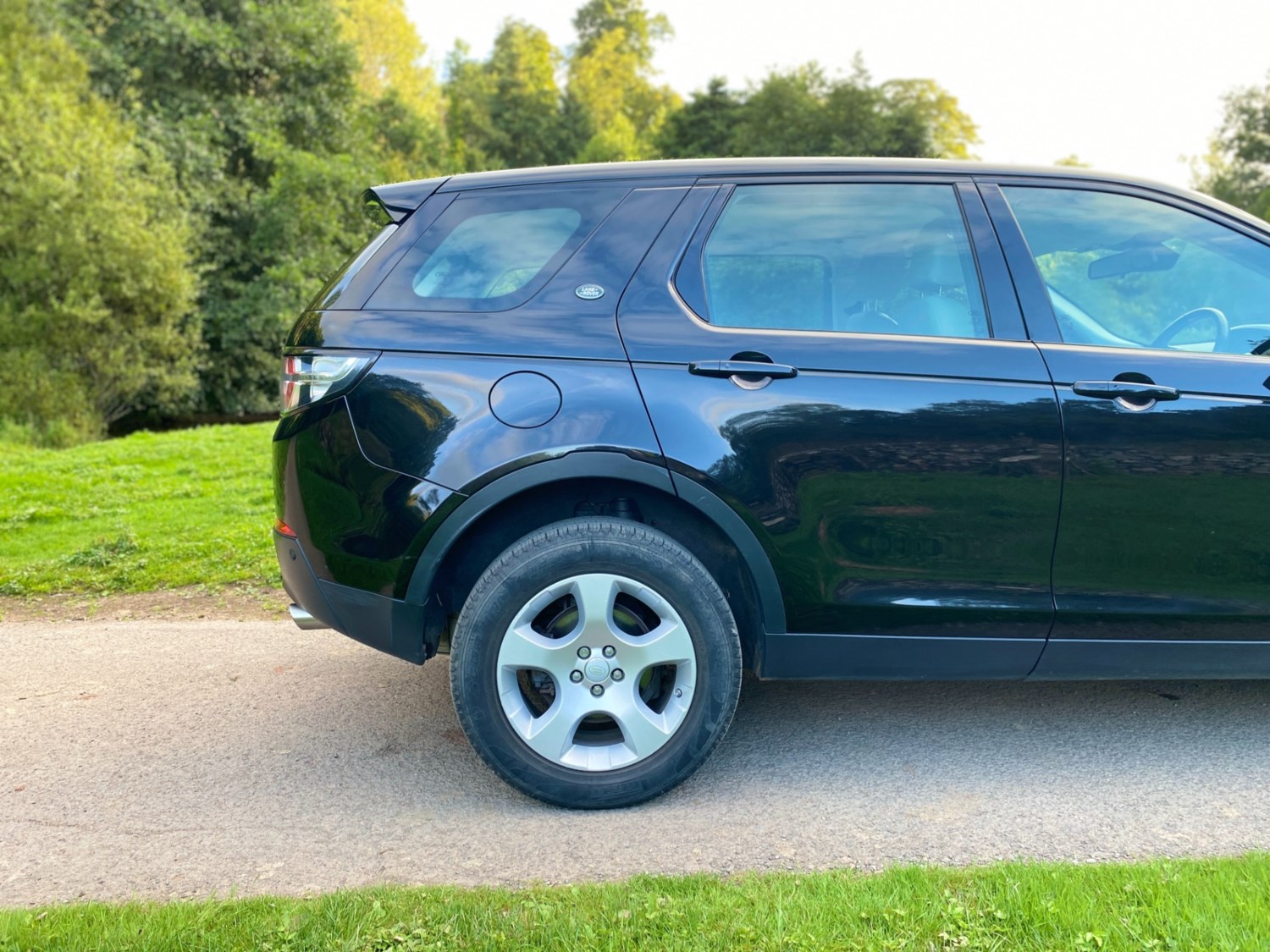 Land Rover Discovery Sport Listing Image