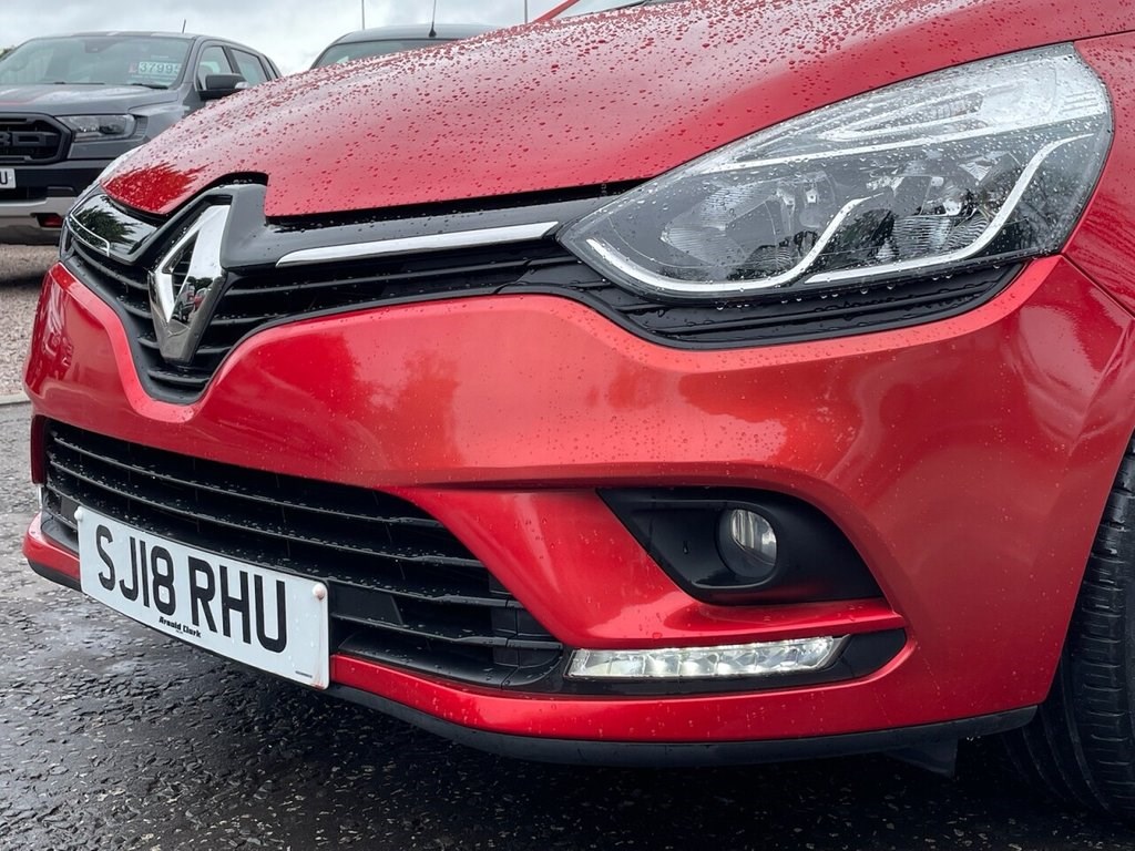 Renault Clio Listing Image