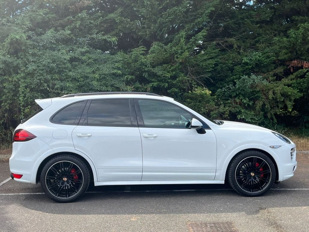 Porsche Cayenne Listing Image