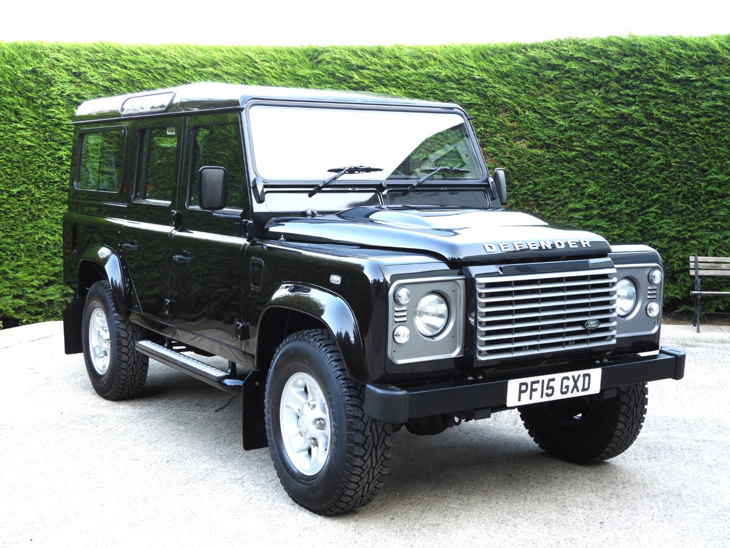 Land Rover Defender Listing Image