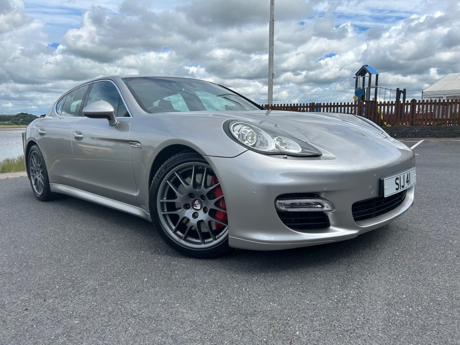 Porsche Panamera Listing Image