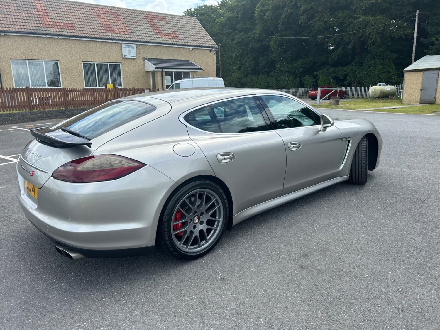 Porsche Panamera Listing Image