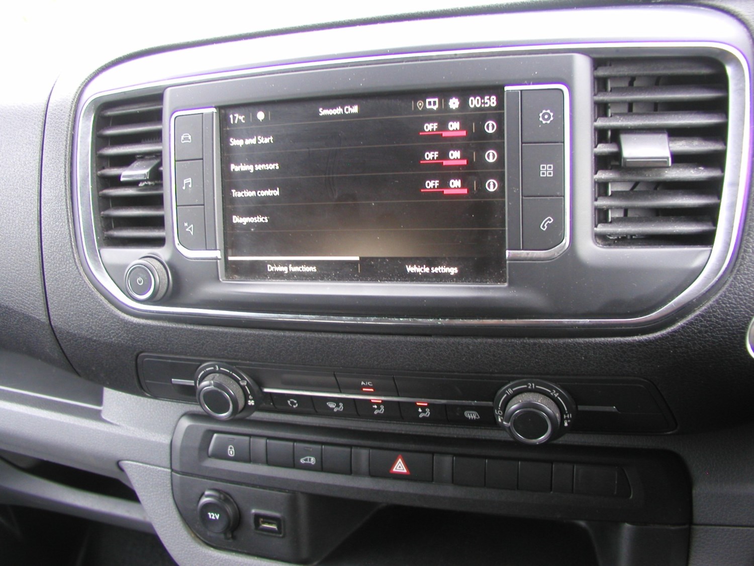 Vauxhall Vivaro Listing Image