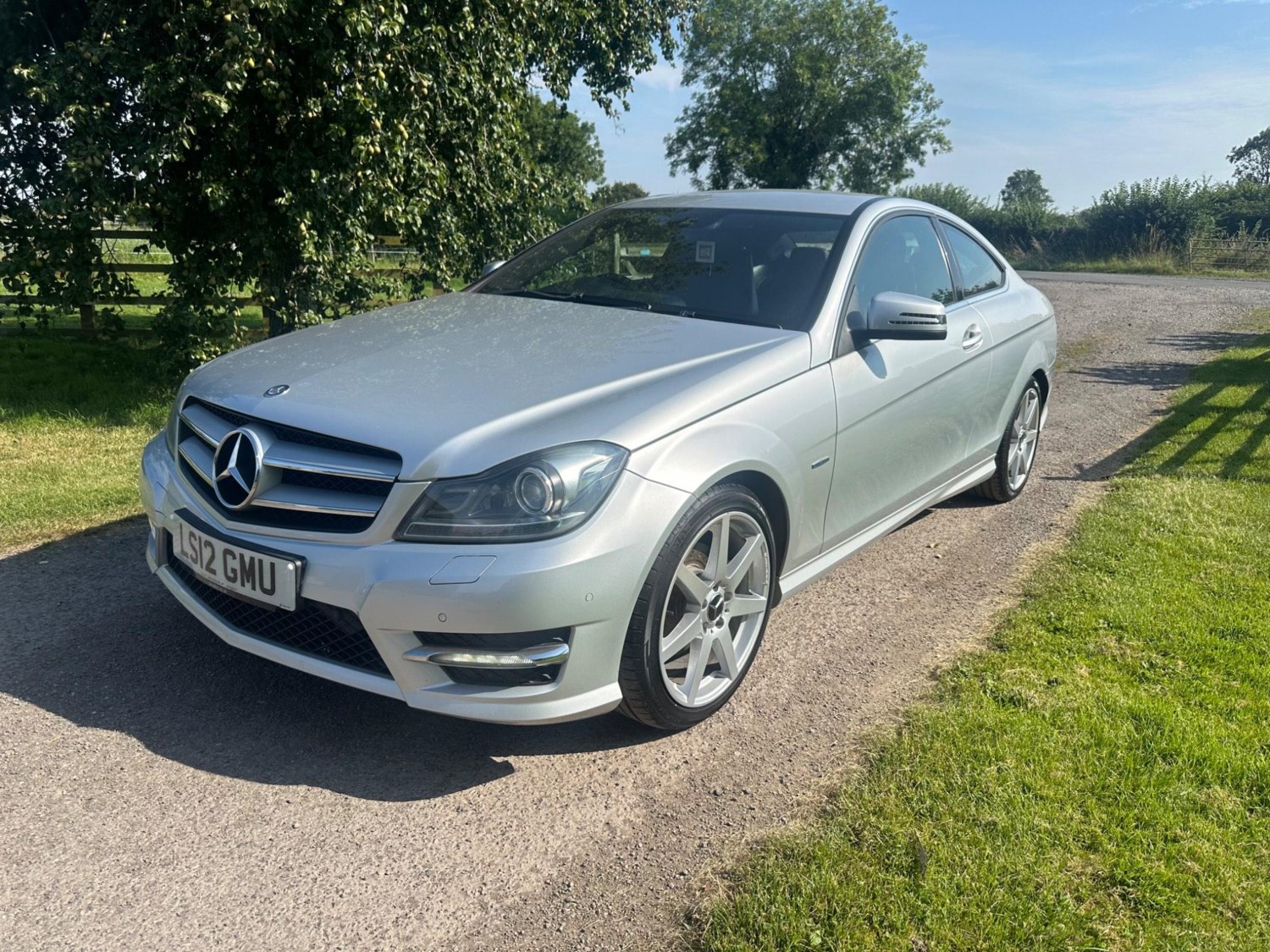 Mercedes-Benz C-Class Listing Image