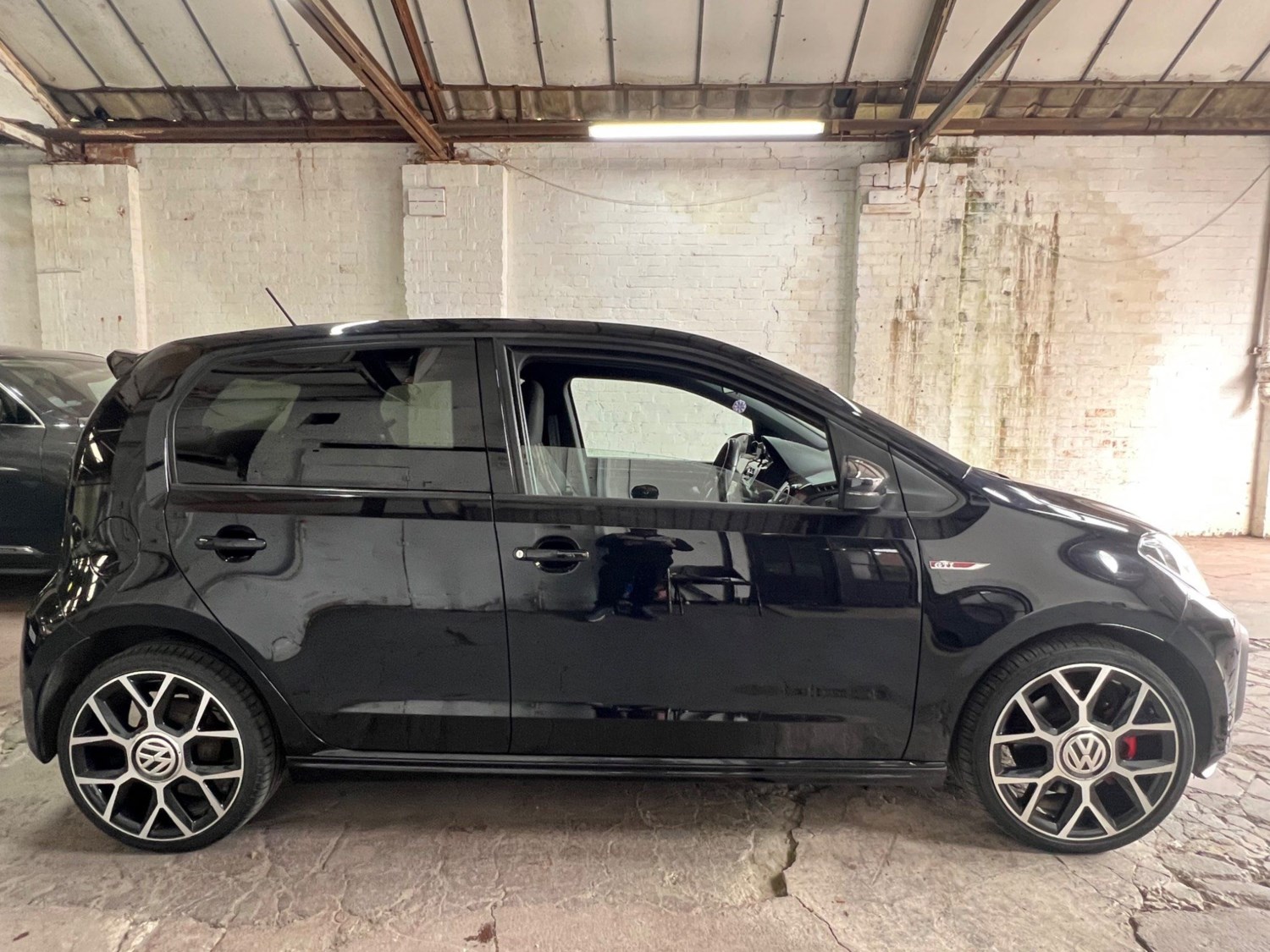 Volkswagen up! Listing Image