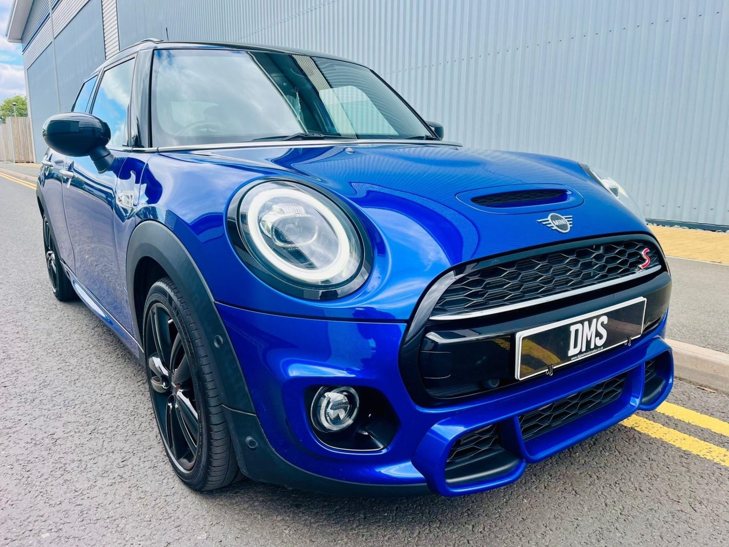 MINI Hatch Listing Image