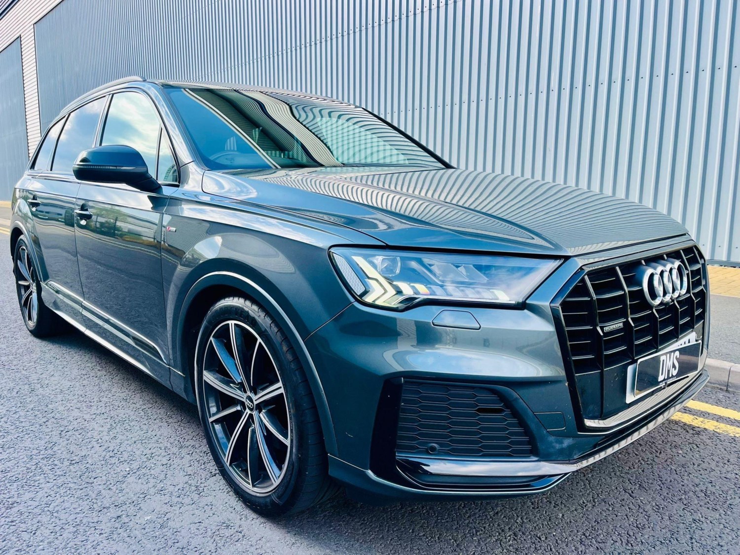 Audi Q7 Listing Image