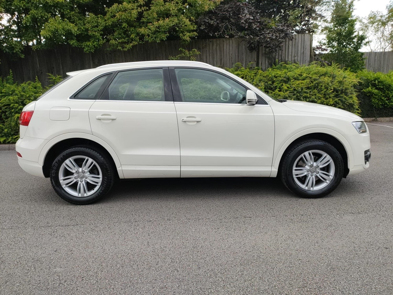 Audi Q3 Listing Image