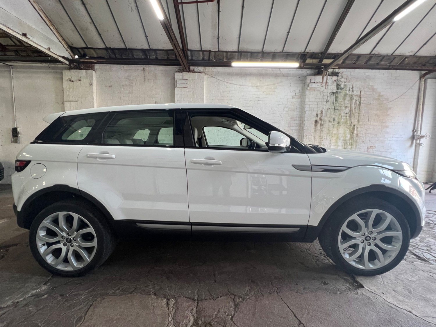 Land Rover Range Rover Evoque Listing Image