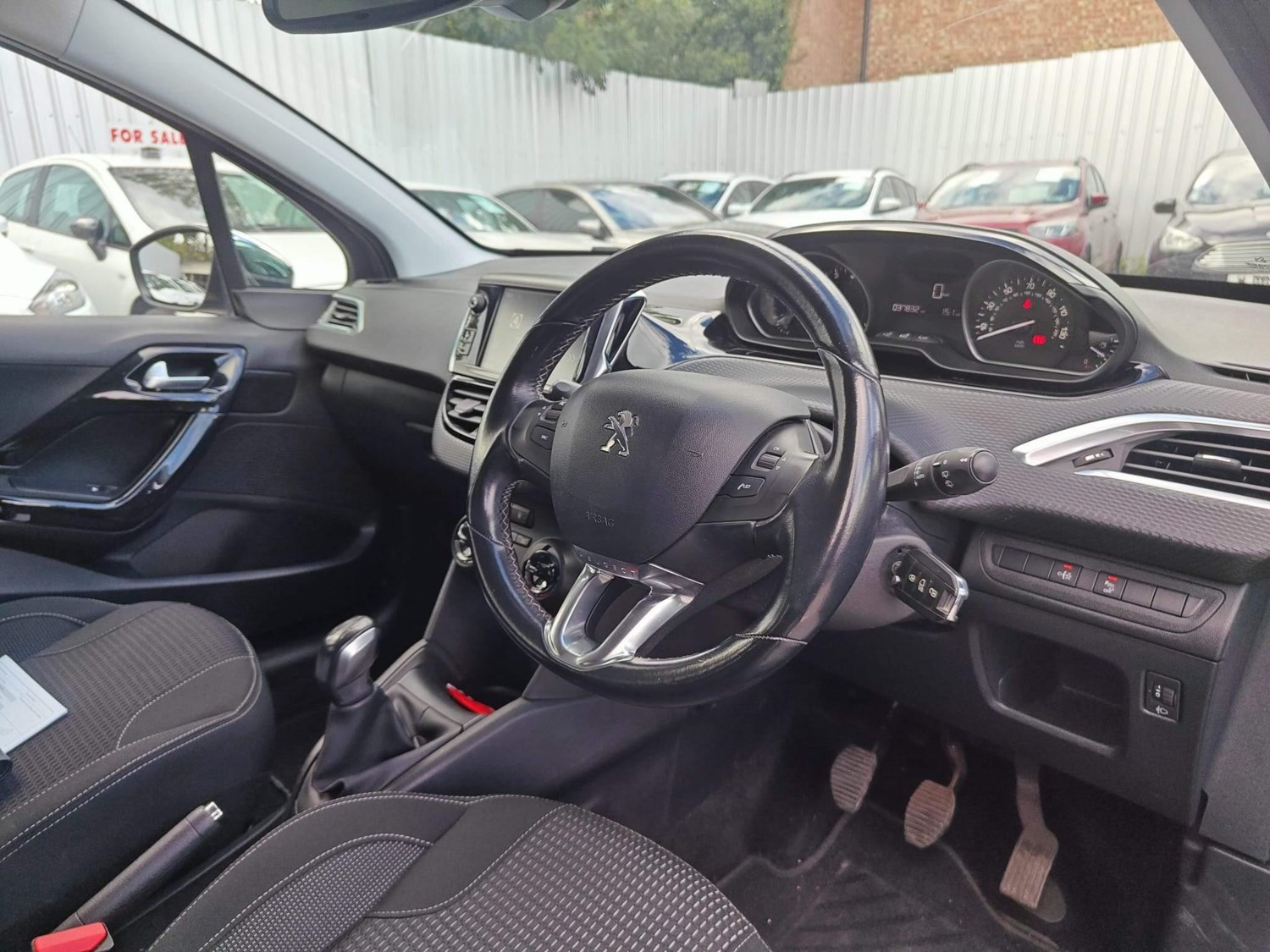 Peugeot 208 Listing Image