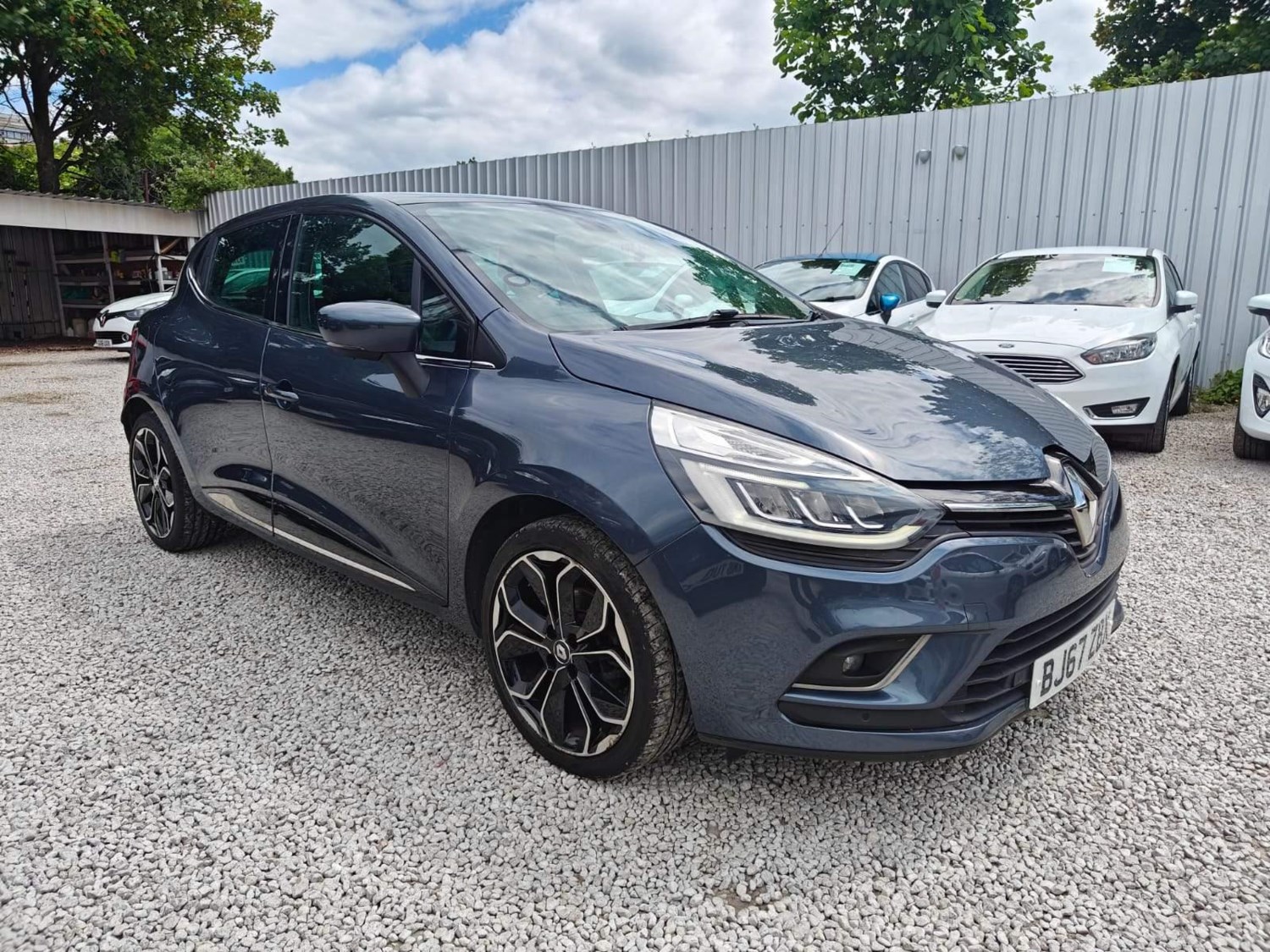 Renault Clio Listing Image