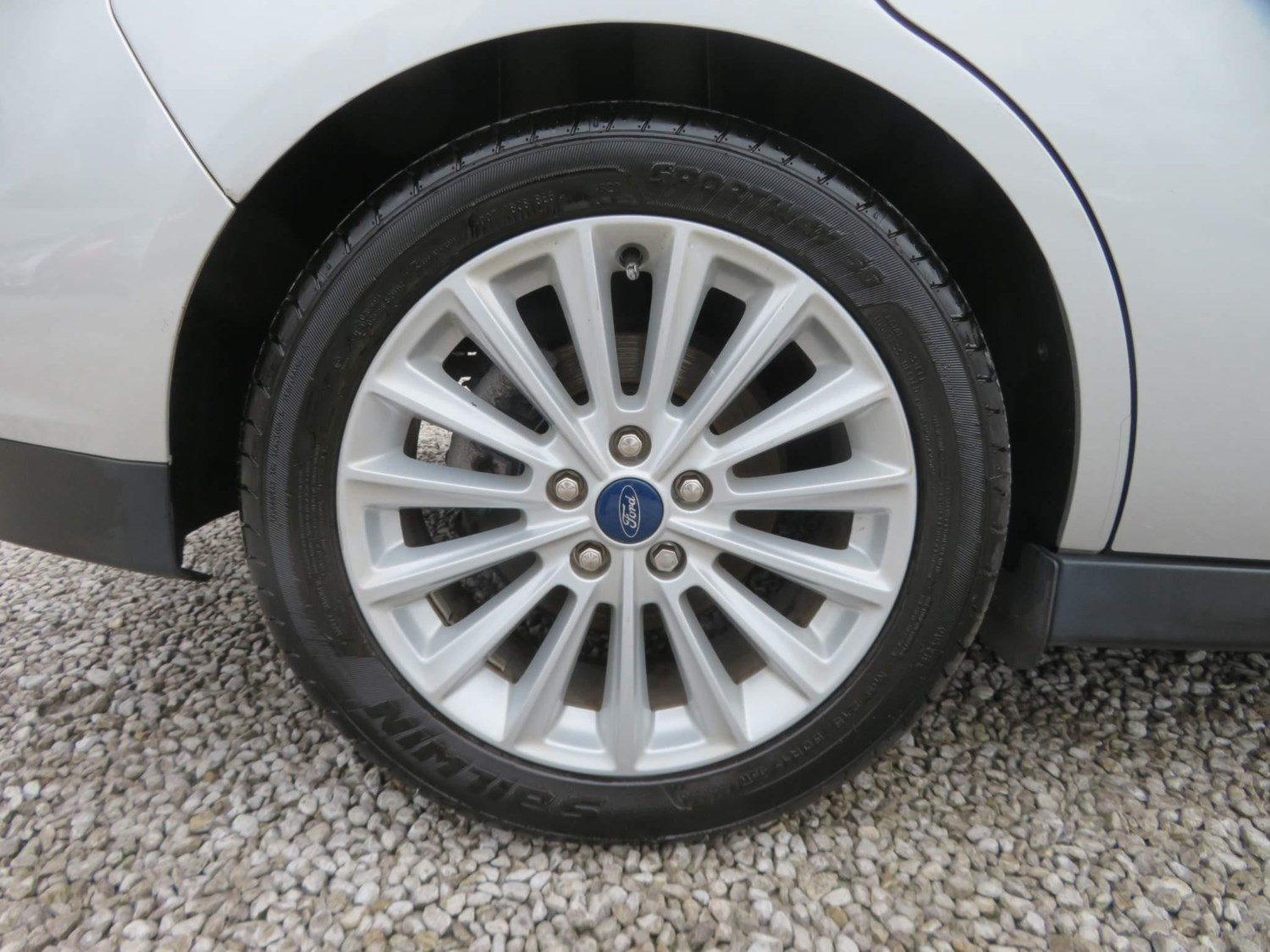 Ford C-Max Listing Image