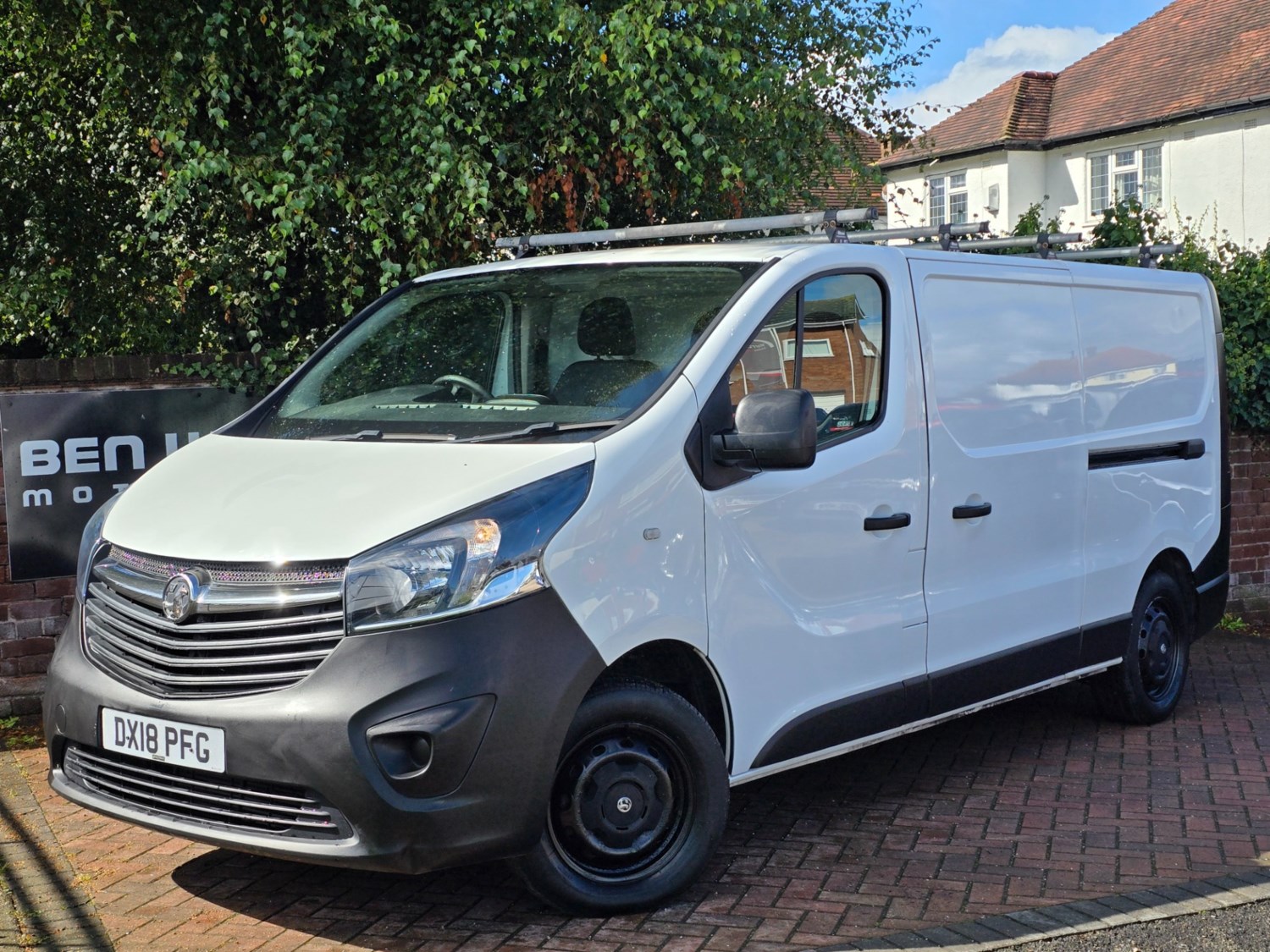 Vauxhall Vivaro Listing Image