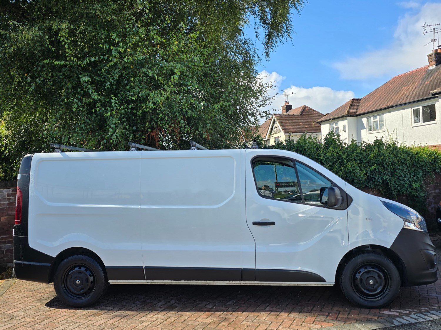 Vauxhall Vivaro Listing Image