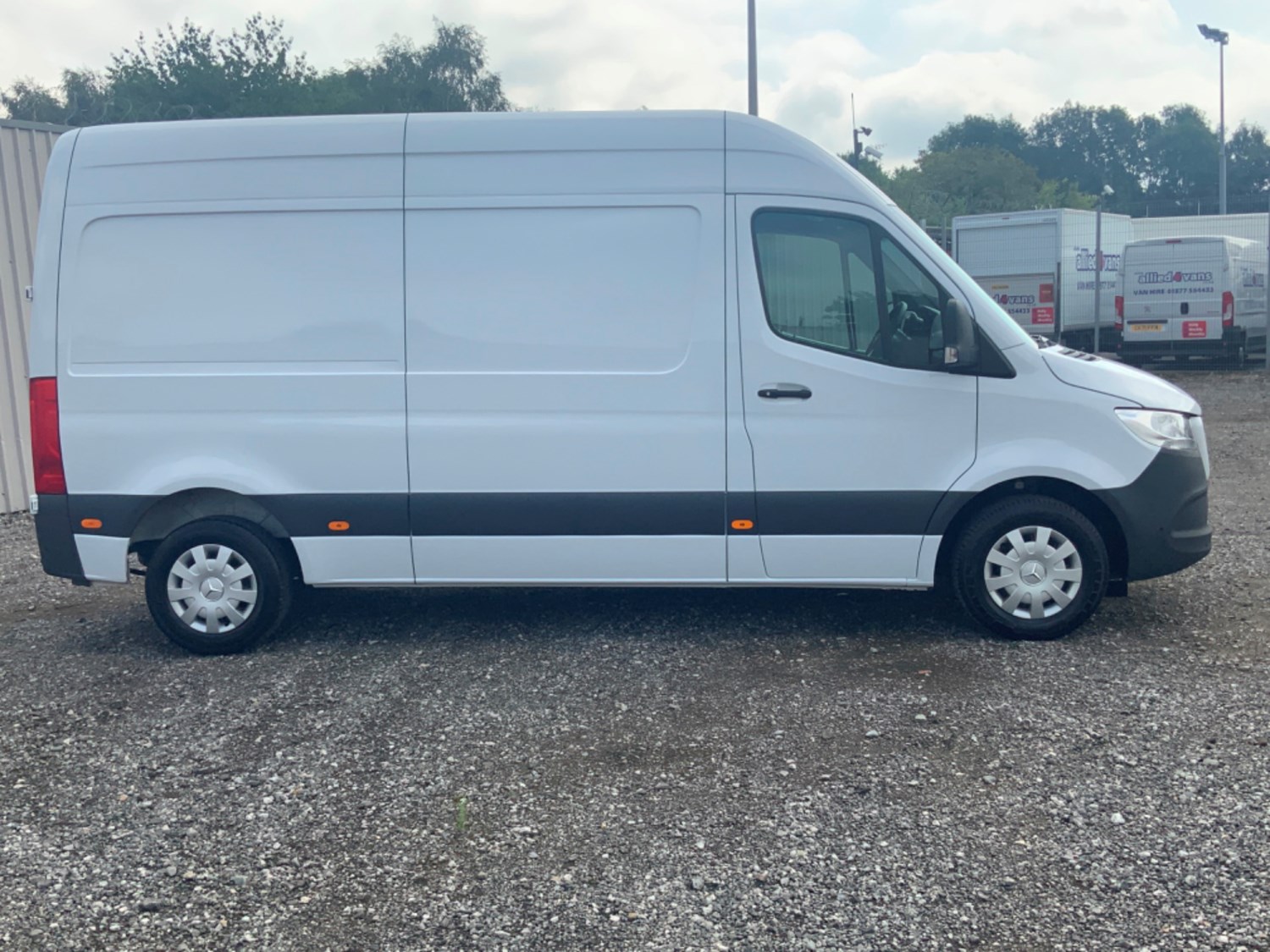 Mercedes-Benz Sprinter Listing Image