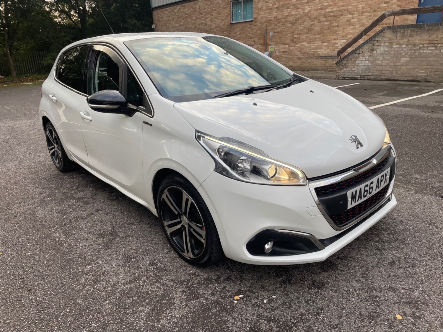 Peugeot 208 Listing Image