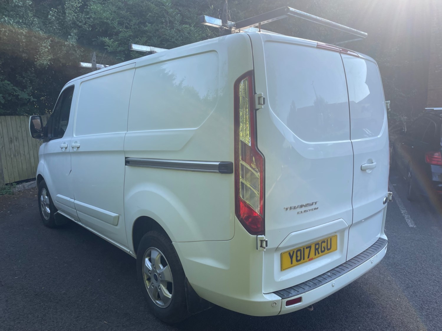 Ford Transit Custom Listing Image