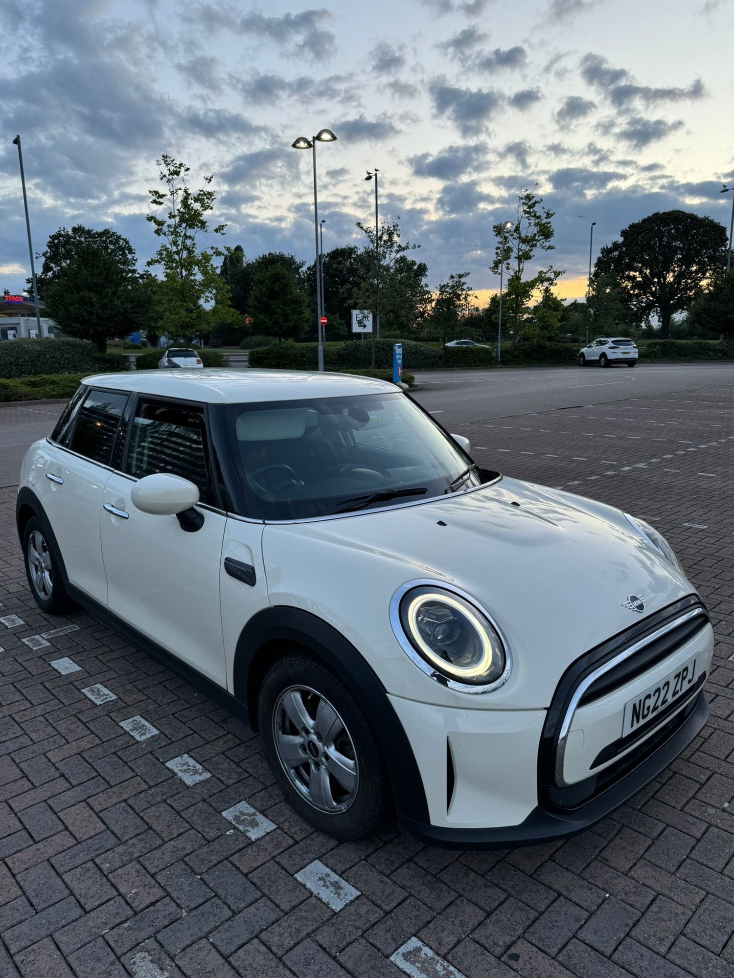 MINI Hatch Listing Image