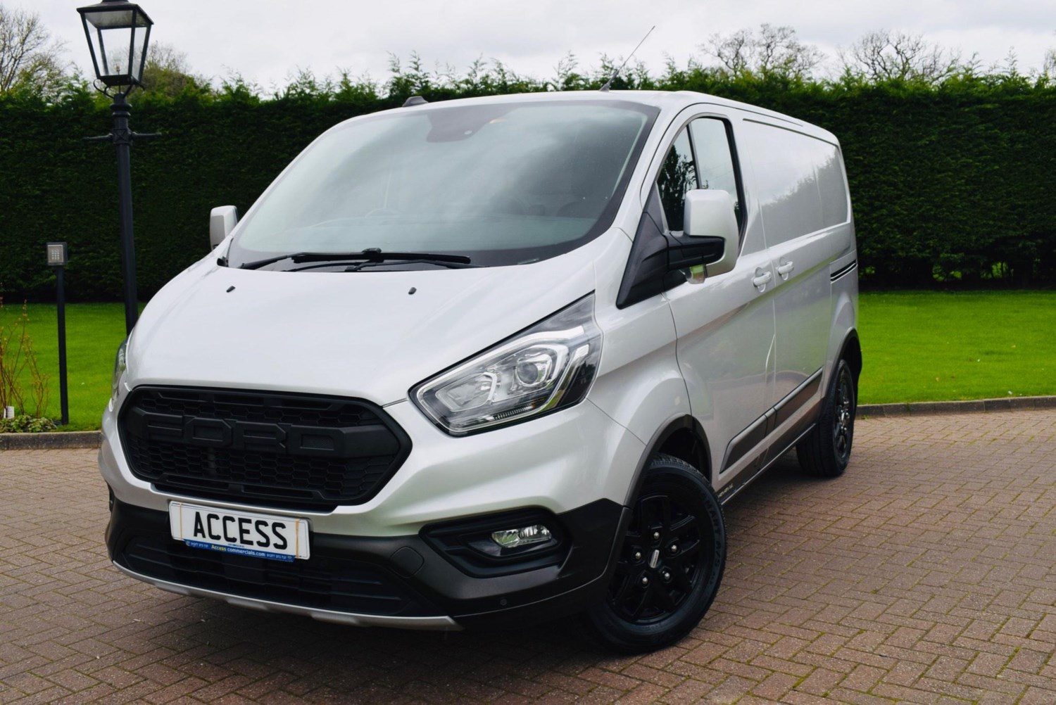 Ford Transit Custom Listing Image