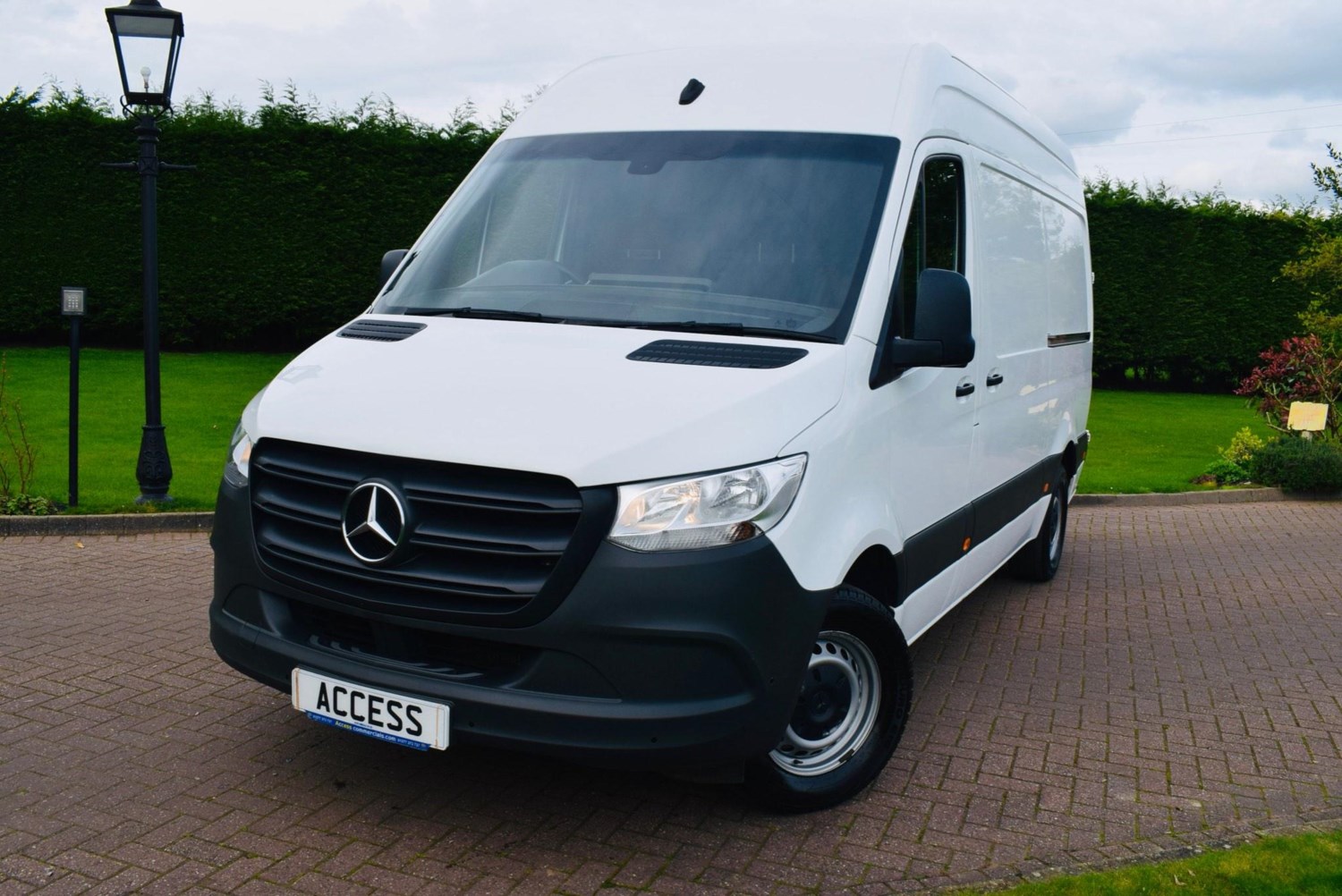 Mercedes-Benz Sprinter Listing Image