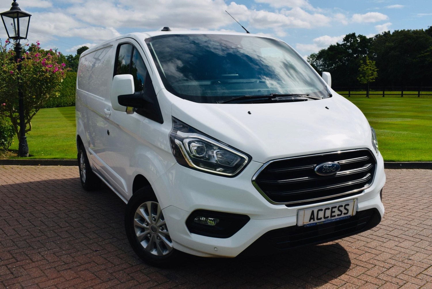 Ford Transit Custom Listing Image