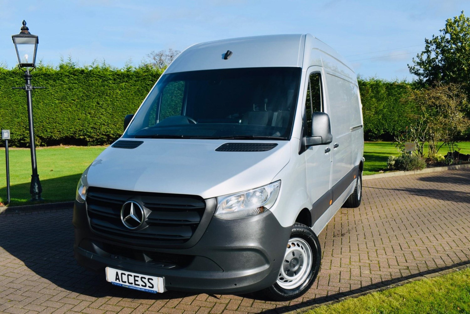 Mercedes-Benz Sprinter Listing Image