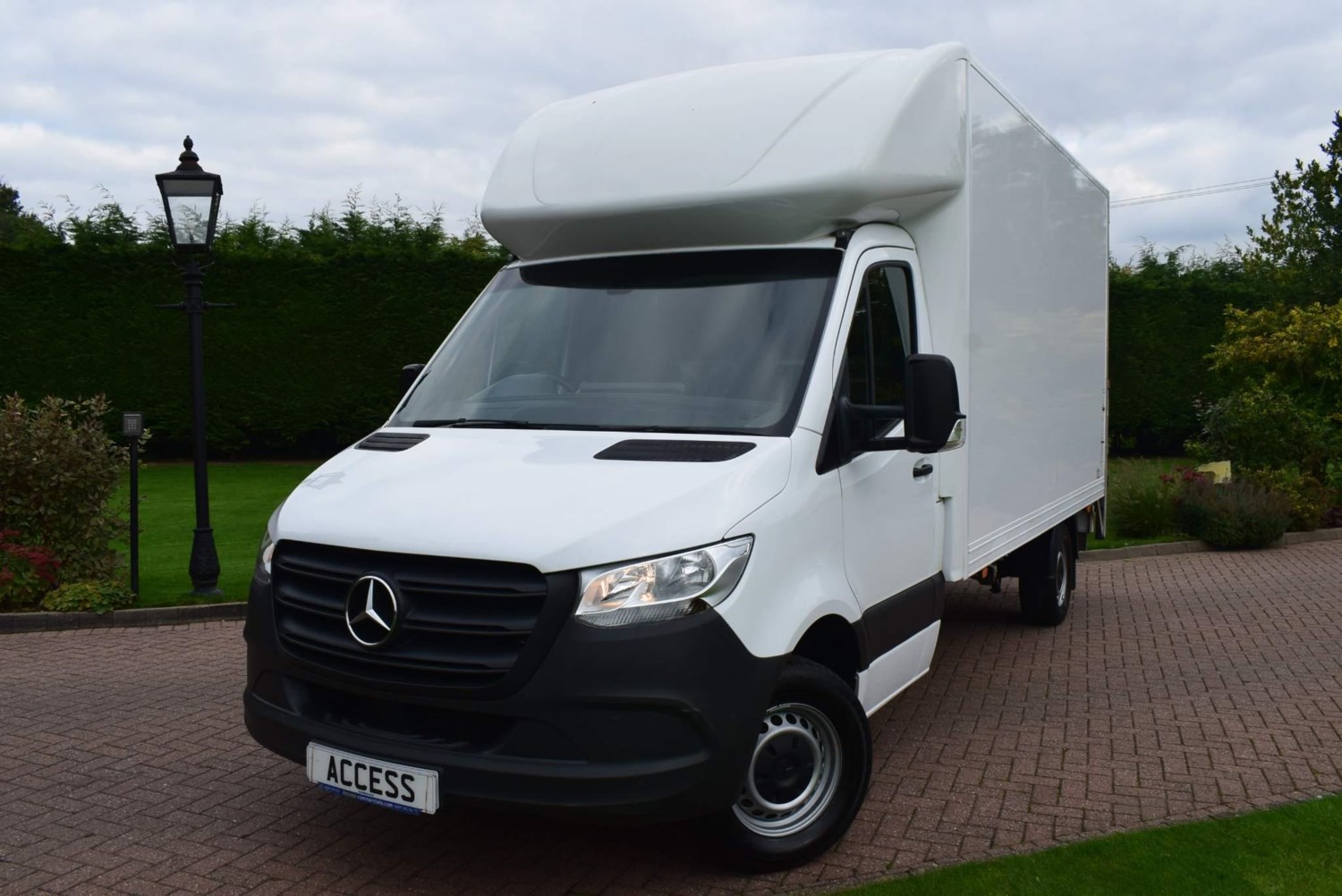 Mercedes-Benz Sprinter Listing Image