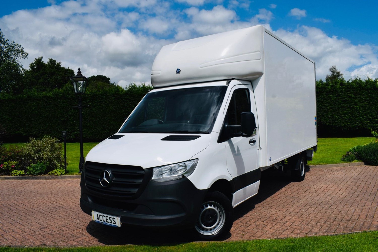 Mercedes-Benz Sprinter Listing Image