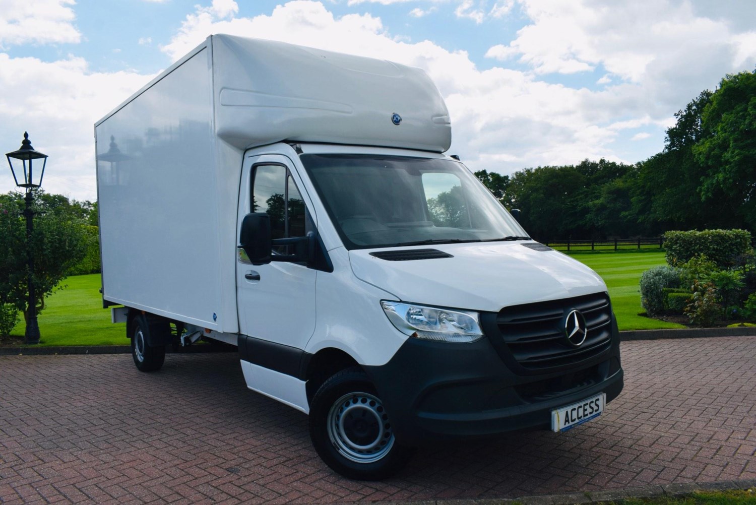 Mercedes-Benz Sprinter Listing Image